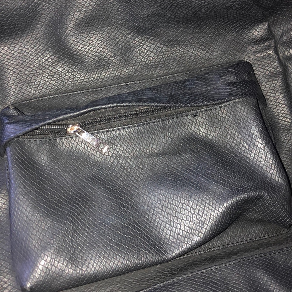 Backpack - Picture 3 of 5